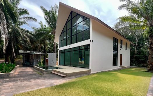 Contemporary Koh Lanta Villa